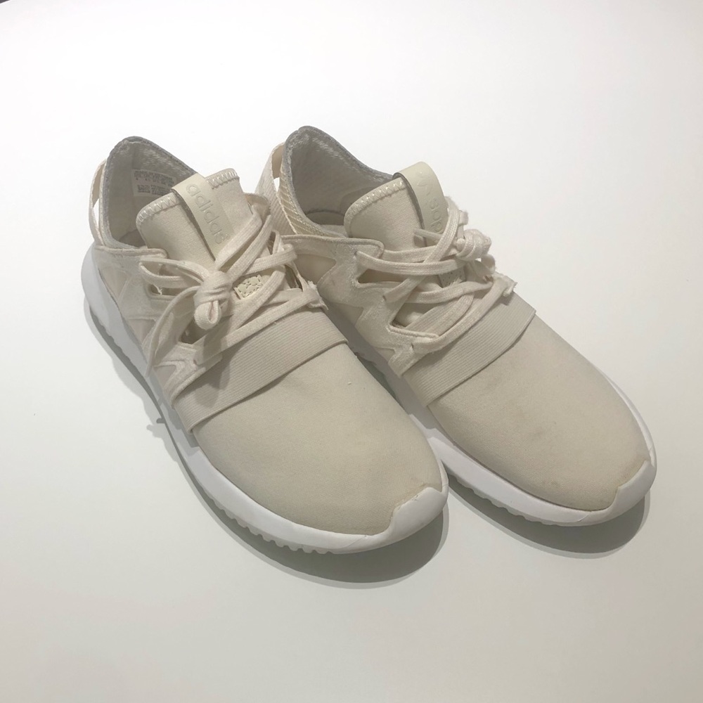 Women’s Adidas Tubular Size 6